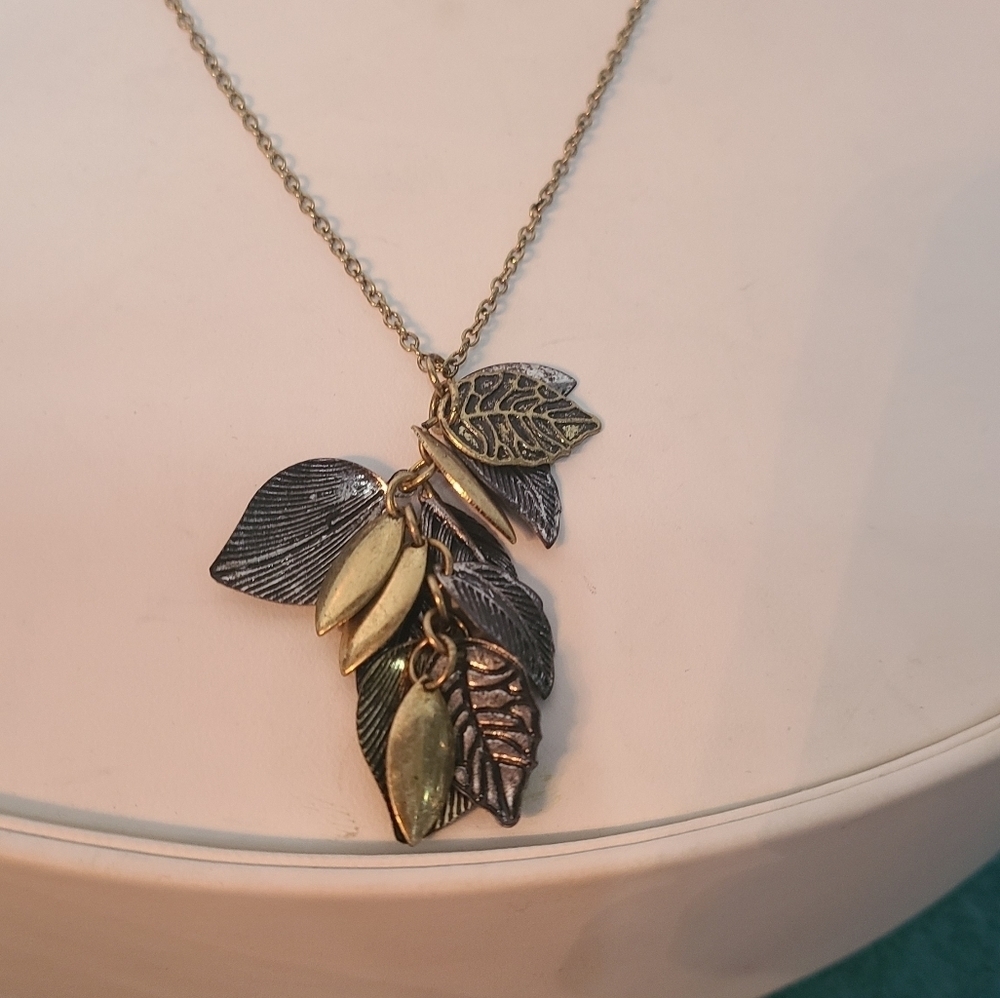 Feather Necklace - Picture 9 of 9